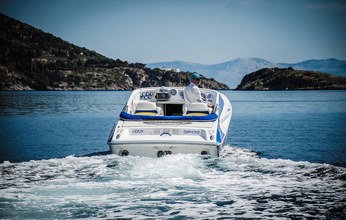 rent a boat in Greece